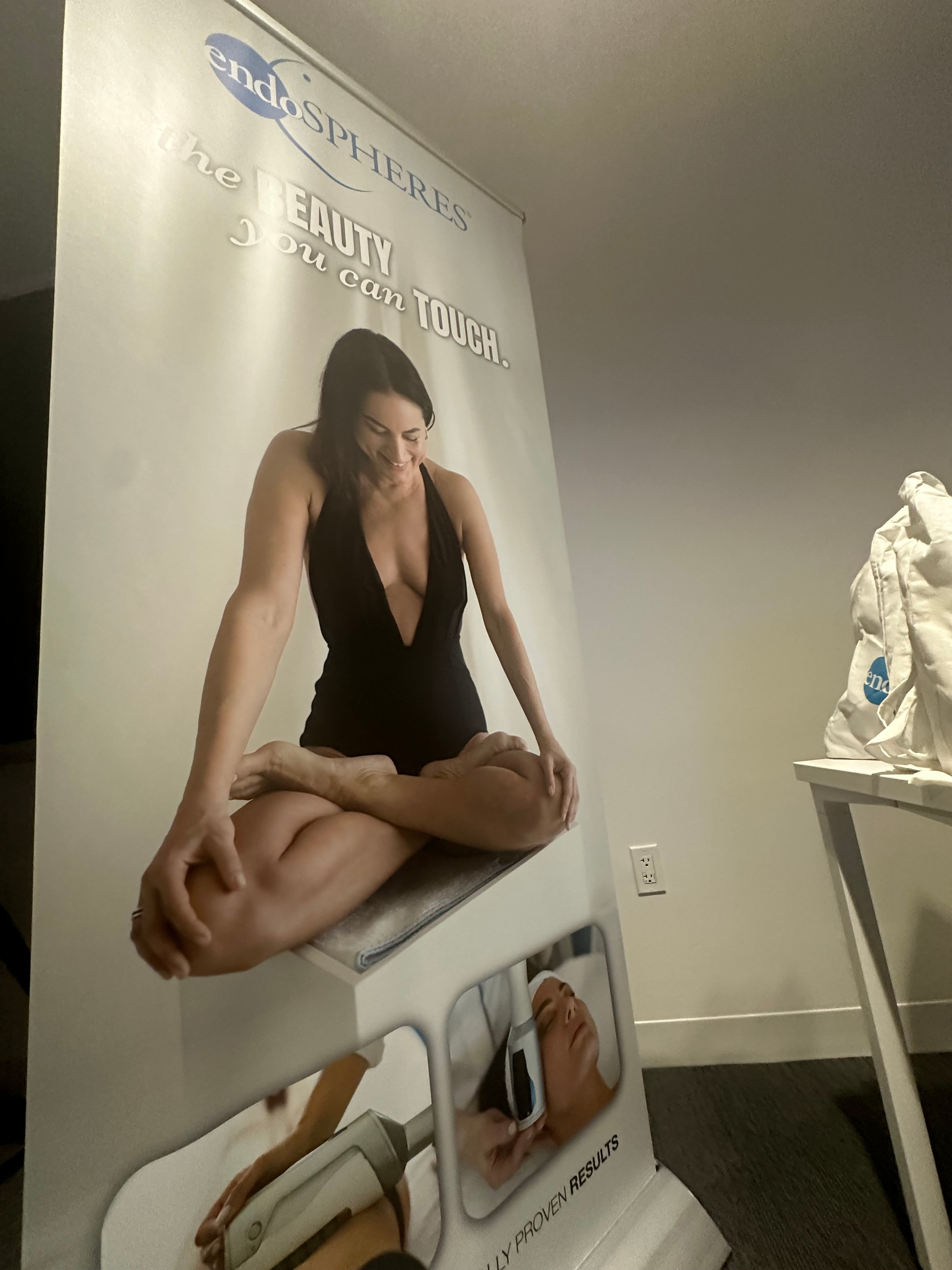 Endospheres specialist Martina demonstrating the Evolution machine