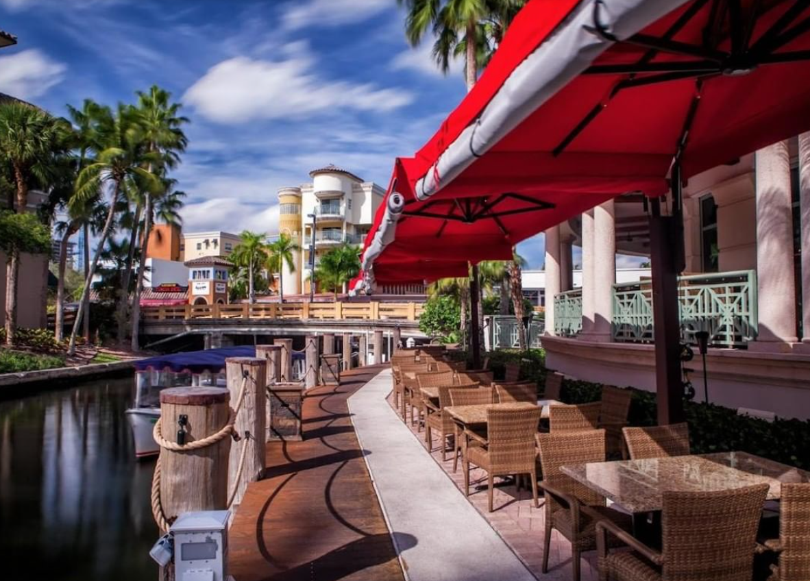 The Boat Show Is the Reason. These Four Restaurants Are the Plan.