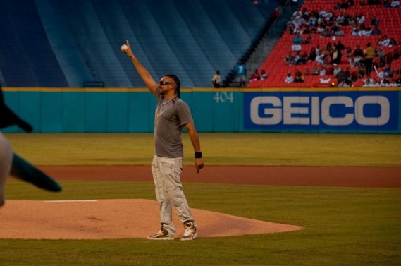 SEAN PAUL at the FLORIDA MARLINS Game for the final SUPER SATURDAY