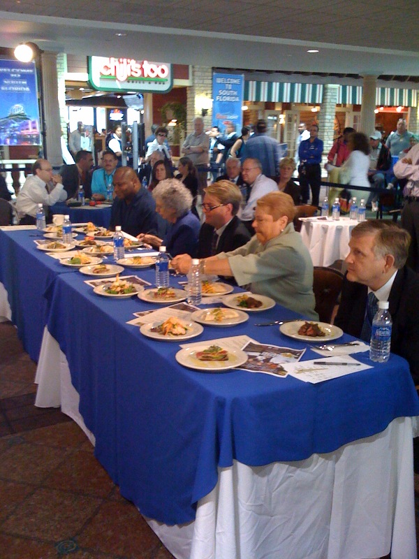 From L to R: Jeff Cross, former Miami Dolphins defensive end; Broward County Vice Mayor Sue Gunzburger; Broward County Mayor Ken Keechl; Nicki Grossman, president & CEO, Greater Fort Lauderdale Convention and Visitors Bureau; and Tim Lewis, TSA federal security director for Fort Lauderdale – Hollywood International and Key West International airports