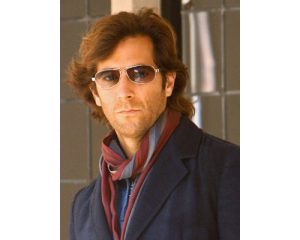 Henry_Ian_Cusick