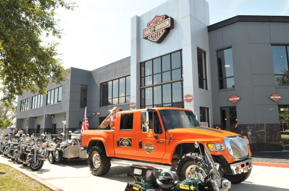 The starting point of the Memorial Ride: Bruce Rossmeyer Harley-Davidson in Fort Lauderdale