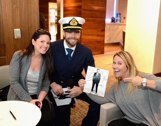  LAS VEGAS, NV - DECEMBER 14: Joel McHale surprised American Express Card Members in The Centurion Lounge at Las Vegas to kick-off seven days of "Amex Cheer" within the lounge network on December 14, 2015 in Las Vegas, Nevada. (Photo by Denise Truscello/Getty Images for American Express)