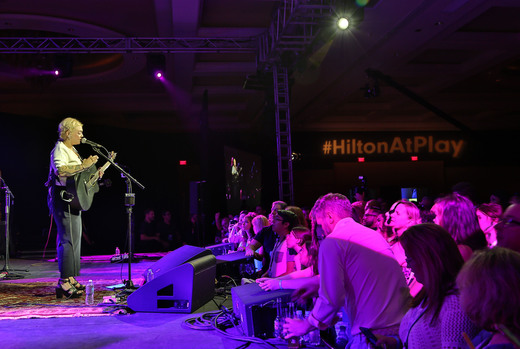 HOLLYWOOD, FL - APRIL 08: Elle King performs for hundreds of fans and Hilton HHonors Members as part of the 2016 Hilton Concert Series at the Diplomat Resort & Spa on April 8, 2016 in Hollywood, Florida. (Photo by Alexander Tamargo/Getty Images for Hilton)