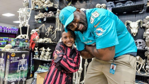 Miami Dolphins in the Community: Halloween Shop with a Fin
