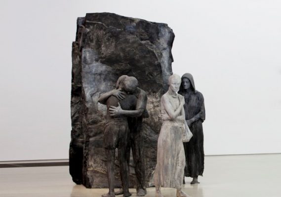 George Segal. Abraham’s Farewell to Ishmael, 1987. Painted plaster. 107 x 54 x 54 inches. Collection Pérez Art Museum Miami, gift of The George and Helen Segal Foundation, Inc. © Pérez Art Museum Miami. Photo: Oriol Tarridas