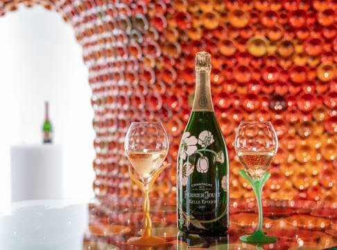 Maison Perrier-Jouët X Andrea Mancuso at Design Miami/2019  With Metamorphosis, Perrier-Jouët expands its dialogue between nature, champagne and design to offer a new, artistic tasting ritual