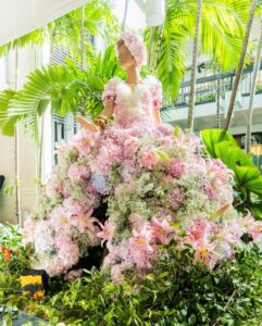 The Buoniconti Fund’s 2022 Fleurs de Villes FEMMES mannequin inspired by Maya Angelou and designed by LeChat Roses.