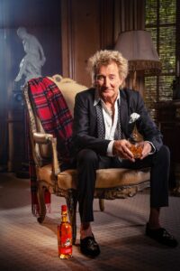 Caption: Sir Rod Stewart at Loch Lomond Distillery (Photo Credit Jonas Mohr)