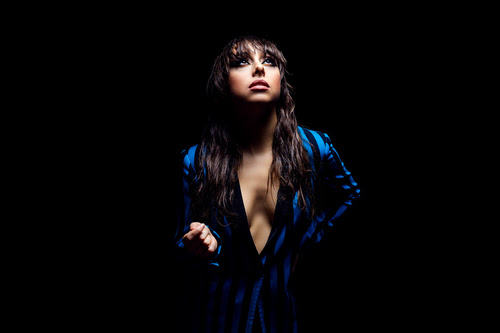 VERONICA SWIFT Tackles Opera, Jazz , Glam Rock and More on Swinging New Album