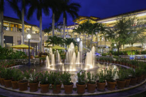 Photos courtesy of Shops at Merrick Park Shops at Merrick Park, Coral Gables’ pristine destination for fine shopping and dining, invites families to its Fall Celebration and Food Drive to benefit Branches. The celebration will take place on Saturday, October 21, and Sunday, October 22, from 11 a.m. to 5 p.m.