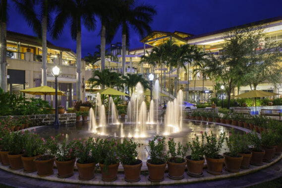 Photos courtesy of Shops at Merrick Park Shops at Merrick Park, Coral Gables’ pristine destination for fine shopping and dining, invites families to its Fall Celebration and Food Drive to benefit Branches. The celebration will take place on Saturday, October 21, and Sunday, October 22, from 11 a.m. to 5 p.m.