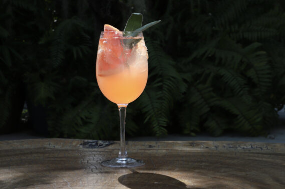 Positano Pink Grapefruit Spritz Photo: (Credit: Nikki Beach)