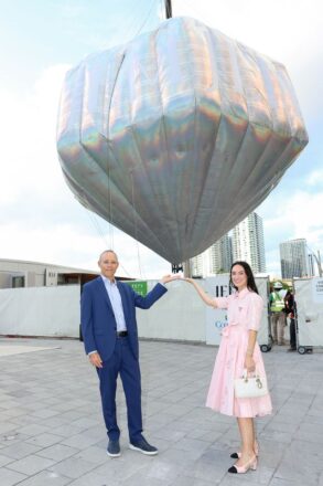 On Tuesday, December 2, Naftali Group welcomed guests to JEM Private Residences’ sales gallery for an exclusive Art Basel preview of its newest installation. The evening featured an exclusive look at JEM Private Residences’ custom-built “JEM,” created to honor and celebrate Miami’s art scene, and guests witnessed the installation’s ascent into the Miami skyline while enjoying hors d’oeuvres and cocktails. The moment was a true fusion of art, architecture and design, underscoring Naftali Group’s commitment to innovation. (Credit: BFA)