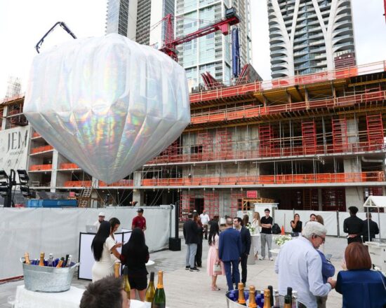 On Tuesday, December 2, Naftali Group welcomed guests to JEM Private Residences’ sales gallery for an exclusive Art Basel preview of its newest installation. The evening featured an exclusive look at JEM Private Residences’ custom-built “JEM,” created to honor and celebrate Miami’s art scene, and guests witnessed the installation’s ascent into the Miami skyline while enjoying hors d’oeuvres and cocktails. The moment was a true fusion of art, architecture and design, underscoring Naftali Group’s commitment to innovation. (Credit: BFA)