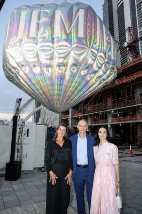 On Tuesday, December 2, Naftali Group welcomed guests to JEM Private Residences’ sales gallery for an exclusive Art Basel preview of its newest installation. The evening featured an exclusive look at JEM Private Residences’ custom-built “JEM,” created to honor and celebrate Miami’s art scene, and guests witnessed the installation’s ascent into the Miami skyline while enjoying hors d’oeuvres and cocktails. The moment was a true fusion of art, architecture and design, underscoring Naftali Group’s commitment to innovation. (Credit: BFA)