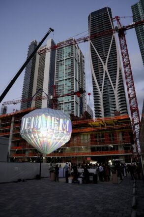 On Tuesday, December 2, Naftali Group welcomed guests to JEM Private Residences’ sales gallery for an exclusive Art Basel preview of its newest installation. The evening featured an exclusive look at JEM Private Residences’ custom-built “JEM,” created to honor and celebrate Miami’s art scene, and guests witnessed the installation’s ascent into the Miami skyline while enjoying hors d’oeuvres and cocktails. The moment was a true fusion of art, architecture and design, underscoring Naftali Group’s commitment to innovation. (Credit: BFA)