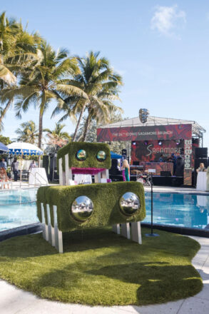 The 24th Iconic Sagamore Brunch, part of BitBasel’s 6th Annual Miami Art Week fair “Fingerprints of Humanity,” welcomed more than 1,000 guests who enjoyed bottomless mimosas, à la carte crepes, bites by Veggies Made Great, IV drips, and interactive art at The Sagamore Hotel South Beach on December 6. (Photo Credit: WorldRedEye.com)