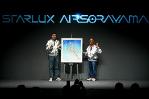 STARLUX Chairman K.W. Chang and Hajime Sorayama unveil AIRSORAYAMA at a Tokyo launch event, marking a landmark collaboration between art and aviation.